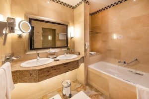 Nairobi Serena Hotel, Central Nairobi, beside Central Park, photo 4